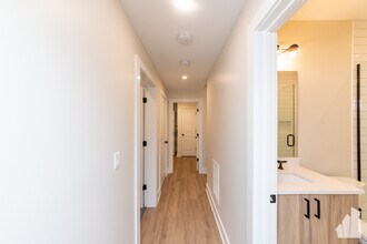 2019 W Ainslie St, Unit 1 in Chicago, IL - Building Photo - Building Photo