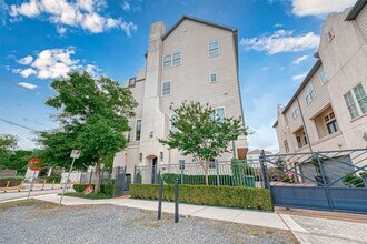 5101 Allen St in Houston, TX - Building Photo - Building Photo