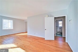 1912 S Glebe Rd in Arlington, VA - Building Photo - Building Photo