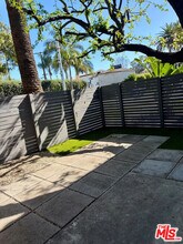 2425 Ocean Ave in Los Angeles, CA - Building Photo - Building Photo