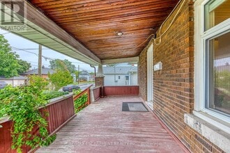 5188 Maple St in Niagara Falls, ON - Foto de edificio - Building Photo