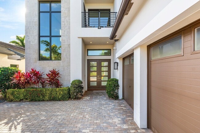 17317 Santaluce Mnr in Boca Raton, FL - Building Photo - Building Photo