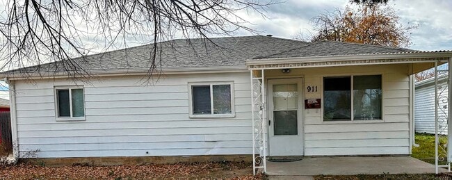 property at 911 Victor St