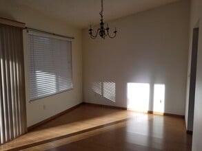2435 Marquette Way in Fairfield, CA - Building Photo - Building Photo