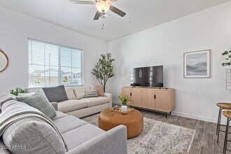 3230 E Thomas Rd in Mesa, AZ - Building Photo - Building Photo