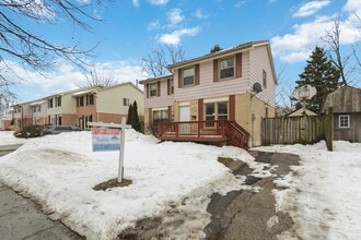 3 Bedroom  Home * London NORTH *  Finished Basement | Fenced Yard | Available April 1 in London, ON - Building Photo - Building Photo