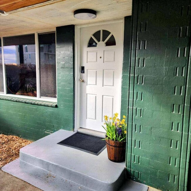 22418 77th Ave W, Unit Entire Home in Edmonds, WA - Building Photo - Building Photo