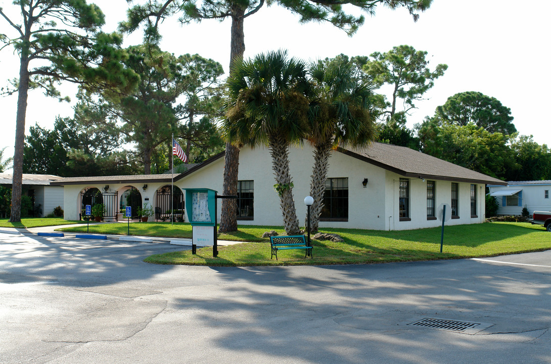 Eastern Shores Village in Edgewater, FL - Building Photo