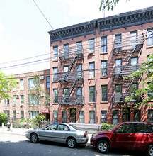 533 Clinton St in Brooklyn, NY - Building Photo - Building Photo