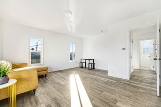 2529 Hauser Blvd in Los Angeles, CA - Building Photo - Building Photo