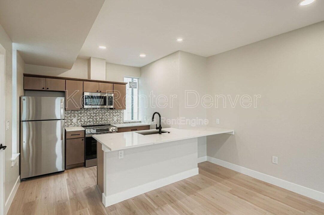 2208 S Albion St in Denver, CO - Building Photo