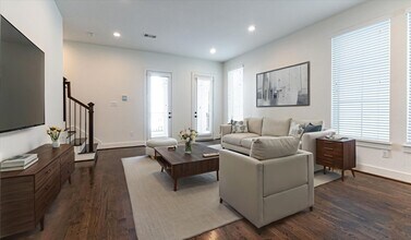 2730 Freund St in Houston, TX - Building Photo - Building Photo