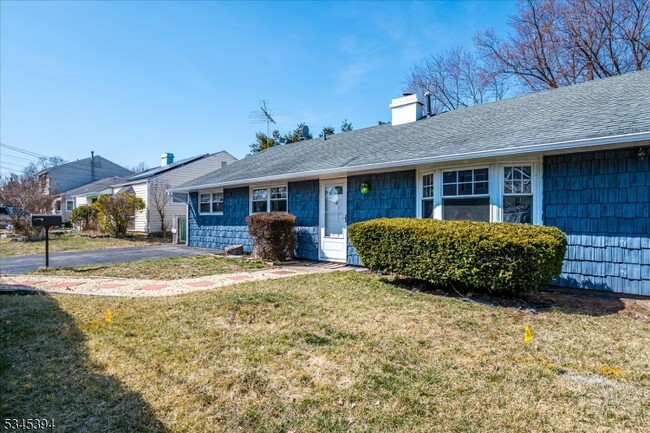23 Winthrop Rd in Edison, NJ - Building Photo - Building Photo