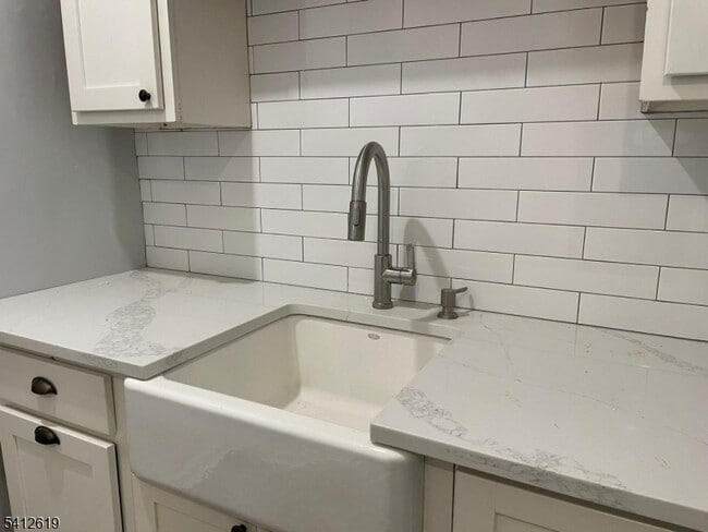 219 Liberty Ave in Jersey City, NJ - Foto de edificio - Building Photo