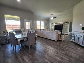 303 Clayton St in Glenn Heights, TX - Building Photo - Building Photo