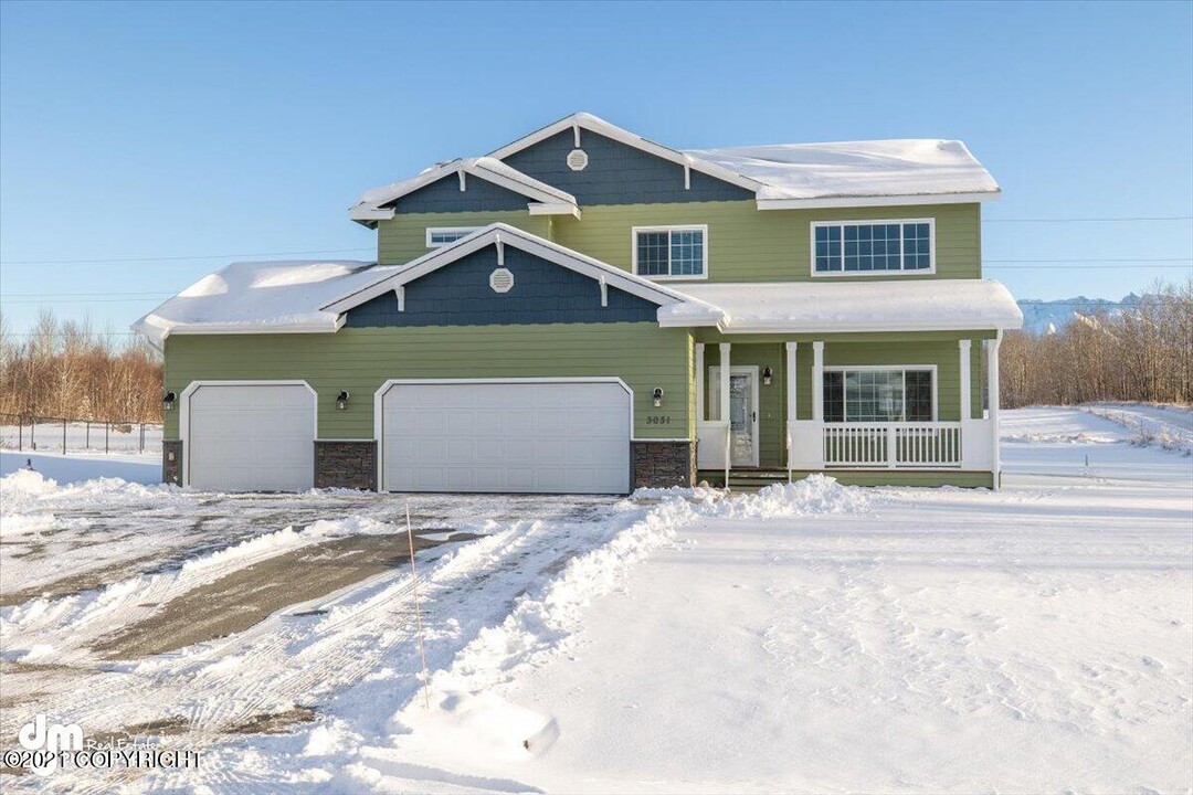 3031 N Lazy Aurora Cir in Palmer, AK - Building Photo