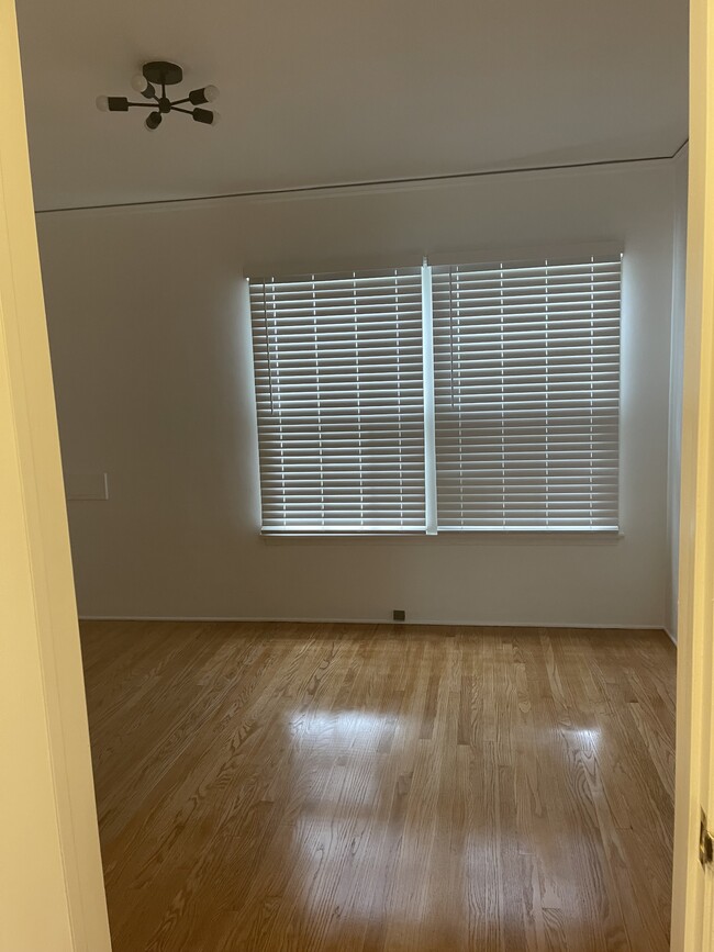 806 N Adams St, Unit A in Glendale, CA - Building Photo - Building Photo
