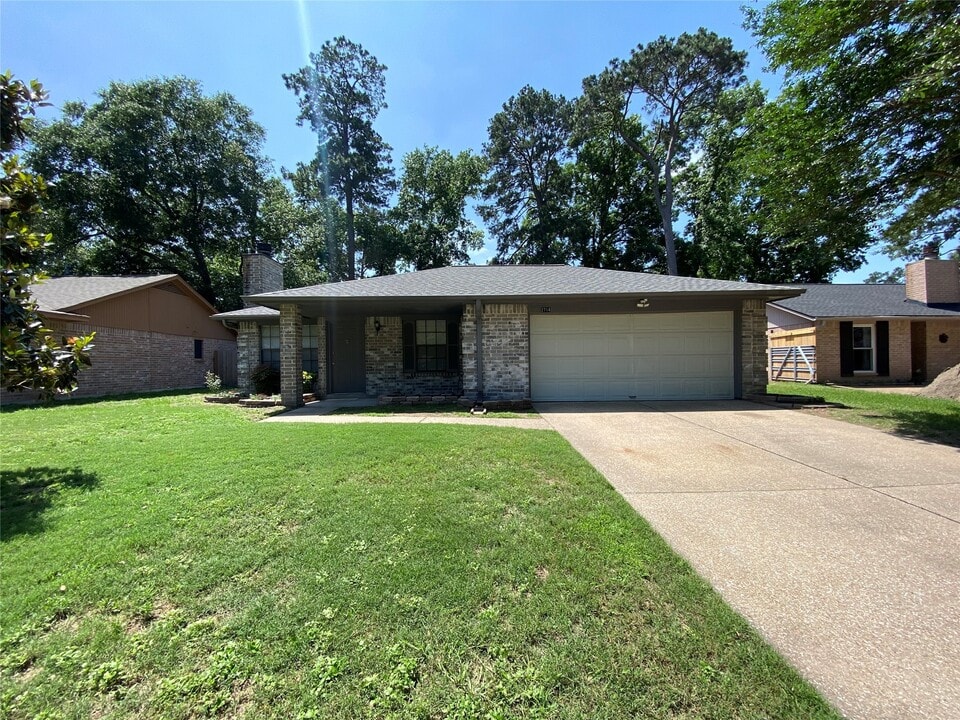 2714 Sherwood Hollow Ln in Houston, TX - Building Photo