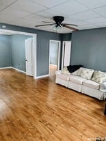 463 Linden St, Unit 2 fl in Fall River, MA - Building Photo