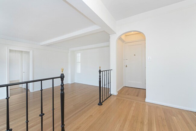 299 W 12th St in New York, NY - Building Photo - Building Photo