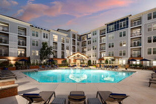 Avanti Brookhaven Apartments