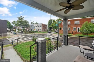 2000 E St in Washington, DC - Building Photo - Building Photo