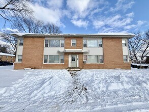 2113 Lake Point Dr in Madison, WI - Building Photo - Building Photo