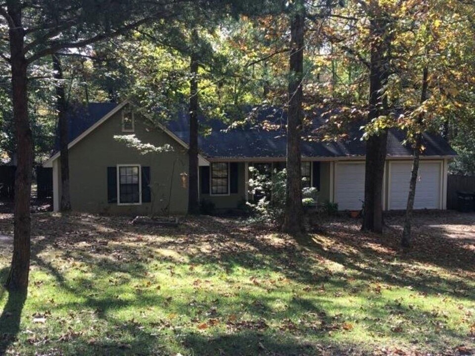 215 Britton Dr in Oxford, MS - Building Photo