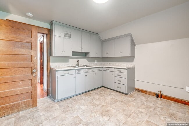 property at 714 S Memorial Dr