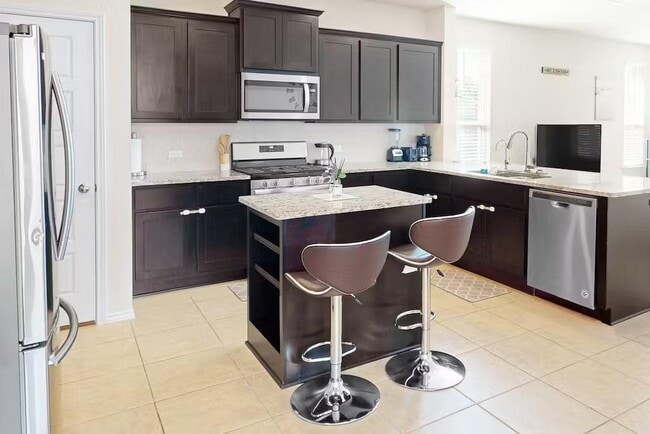 3651 Sandy Brook Dr in Round Rock, TX - Building Photo - Building Photo