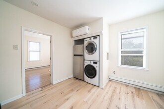 63 Storms Ave in Jersey City, NJ - Building Photo - Building Photo