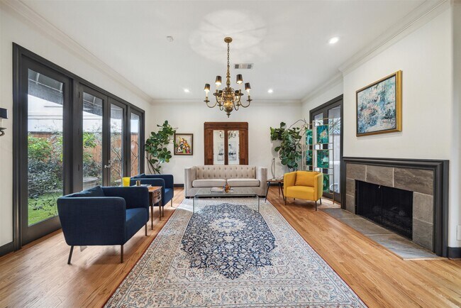 2154 Avalon Pl in Houston, TX - Foto de edificio - Building Photo