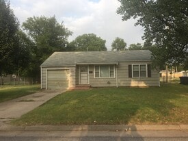 2006 Cone St in Hutchinson, KS - Building Photo