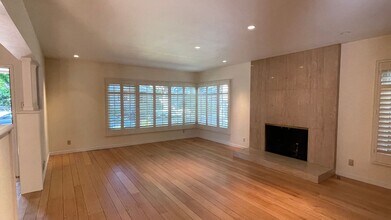 2962 Gibbons Dr in Alameda, CA - Building Photo - Building Photo