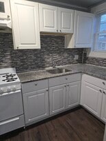 1932 Magellan Ave, Unit Apt B in Atlantic City, NJ - Building Photo