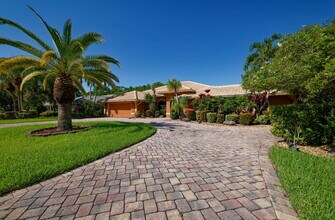 1180 SW Mirror Lake Cove in Port St. Lucie, FL - Foto de edificio - Building Photo