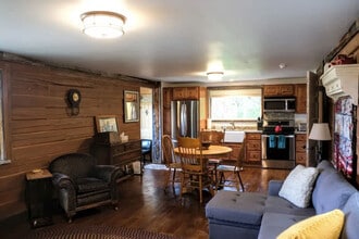 5415 W 3000 S in Driggs, ID - Foto de edificio - Building Photo