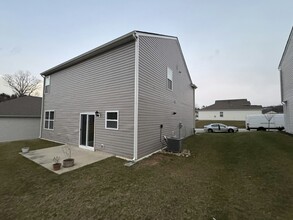 405 Burdock Ln in Arden, NC - Foto de edificio - Building Photo