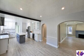 1152 S Hayworth Ave in Los Angeles, CA - Foto de edificio - Building Photo