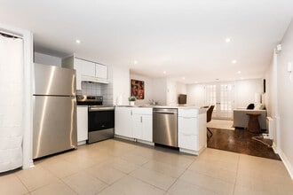 8643 R. Saint-Denis in Montréal, QC - Building Photo - Building Photo