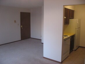 Windsor Manor North Apartments in Cedar Rapids, IA - Foto de edificio - Building Photo