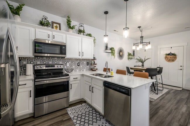 property at 1838 W Eaglewood Dr