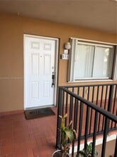 551 NW 82nd Ave in Miami, FL - Building Photo - Building Photo