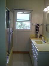 1334 E 1st St, Unit 2 in Long Beach, CA - Foto de edificio - Building Photo