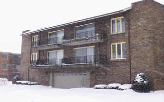 10424 Mayfield Ave Apartments