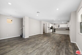 757 Daniel Freeman Cir in Inglewood, CA - Building Photo - Building Photo