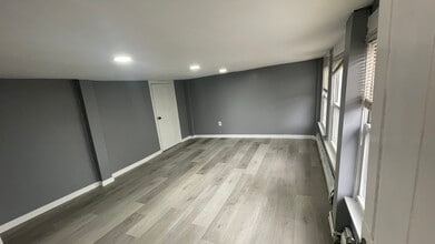 23 Hartford Ave S in Upton, MA - Building Photo - Building Photo