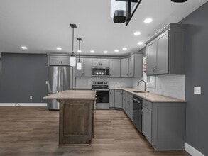 1364 2nd St NW in New Philadelphia, OH - Building Photo - Building Photo