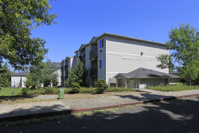 Halsey Heights in Troutdale, OR - Foto de edificio - Building Photo