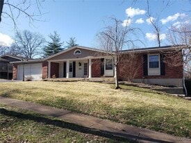 803 Clayworth Dr in Ballwin, MO - Building Photo